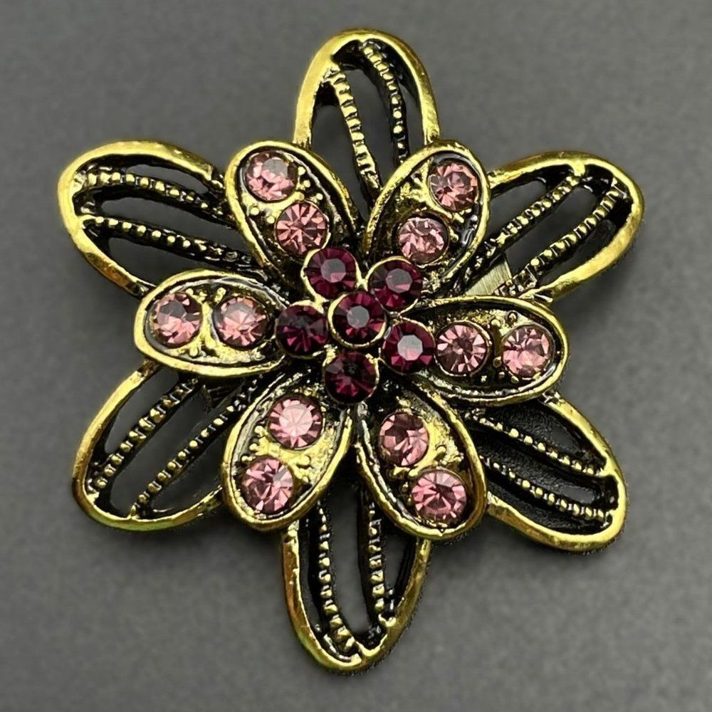 Yellow Gold with Light and Dark Purple Amethyst Crystal Flower Pin Back Brooch
